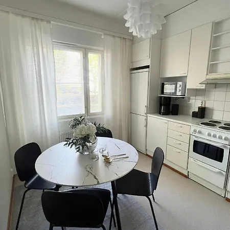 Annalan Helmi - Viihtyisae Koti Hyvillae Kulkuyhteyksillae Ja Saunalla Apartment *
